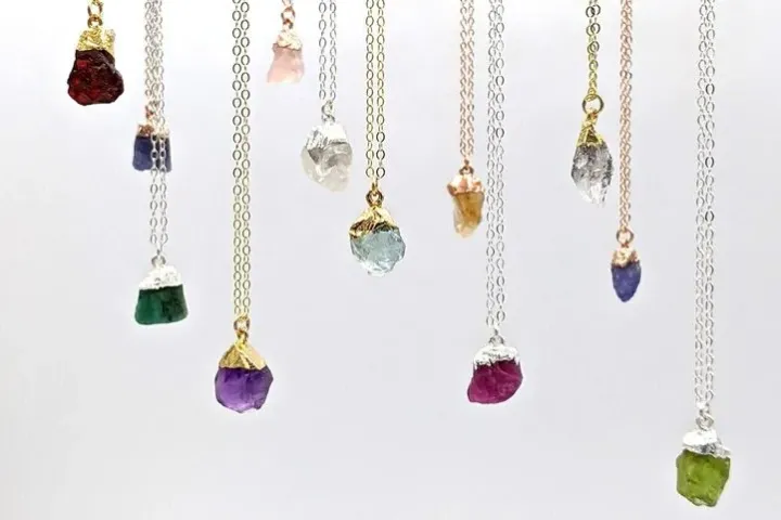 跨境电商水晶选品：这个美国人的水晶独立站年收入$200万+