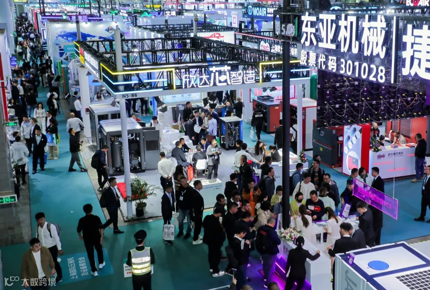 2026年上海国际压缩机及设备展览会ComVac ASIA参展商与海外采购商展台洽谈现场
