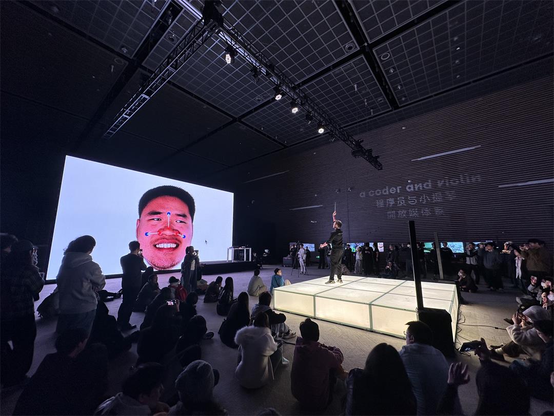 林庄祥 锚和滑鼠现场演出.jpg