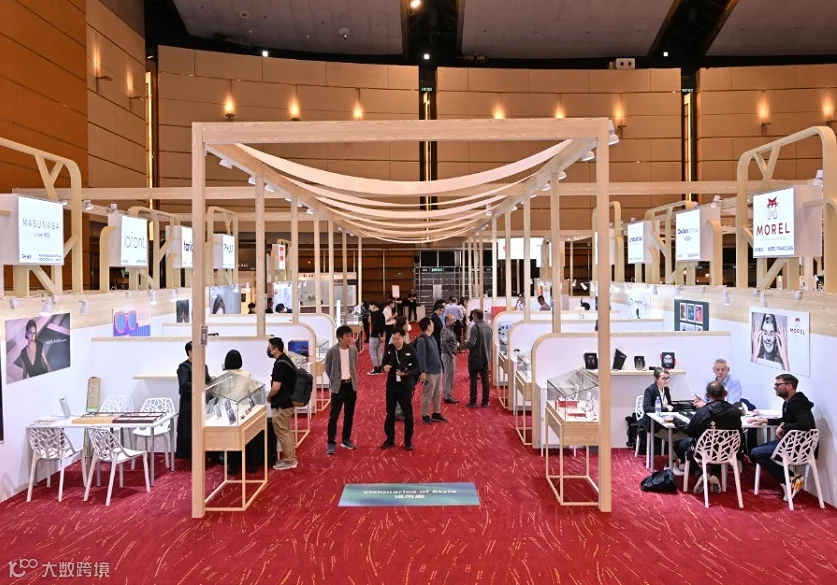 2026年香港国际眼镜展Hong Kong Optical Fair参展商与海外采购商展台洽谈现场