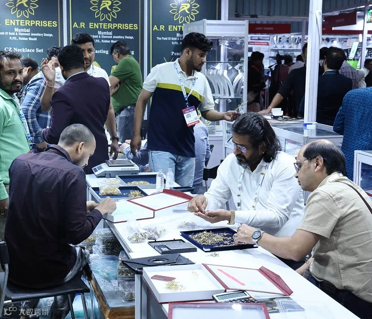 2027年印度珠宝机械设备及配套产业展JMAIIEJEWELLERY MACHINERY SHOW展馆现场,专业观众参观实况