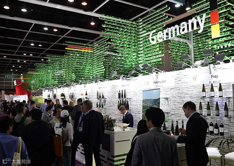 2026年香港美酒展览会Hongkong Wine&Spirits Fair参展商与海外采购商展台洽谈现场