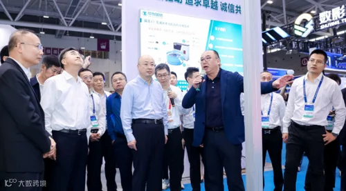2027年世界现代设施农业大会暨北京国际现代设施农业博览会WCF参展商与海外采购商展台洽谈现场