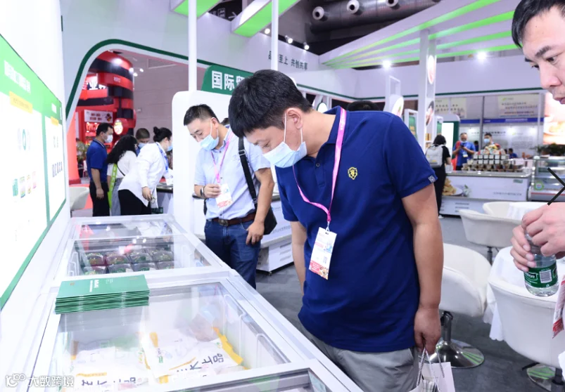 2026年中国（上海）国际肉类工业展览会SME参展商与海外采购商展台洽谈现场
