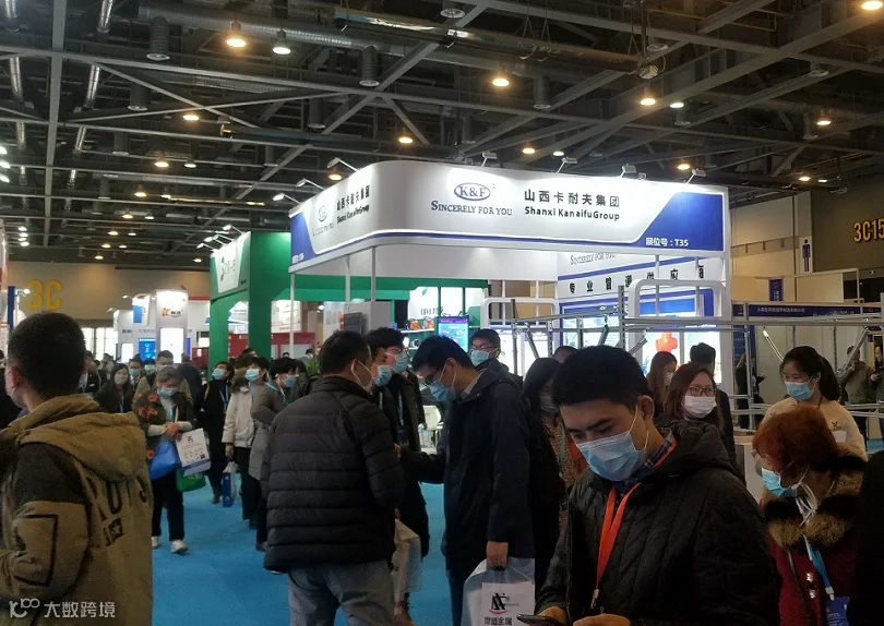 2027年杭州消防及应急救援展览会China Fire Expo展馆现场,专业观众参观实况