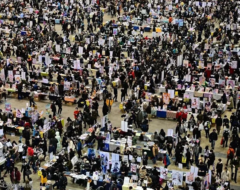 2026年日本东京国际冬季漫画展ComiketComic Market展馆现场,专业观众参观实况