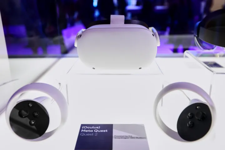 Meta 的 Reality Labs 去年在 VR 和 AR 领域损失了 137 亿美元