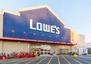 为什么 Lowe's 专注于 B2B 数字销售