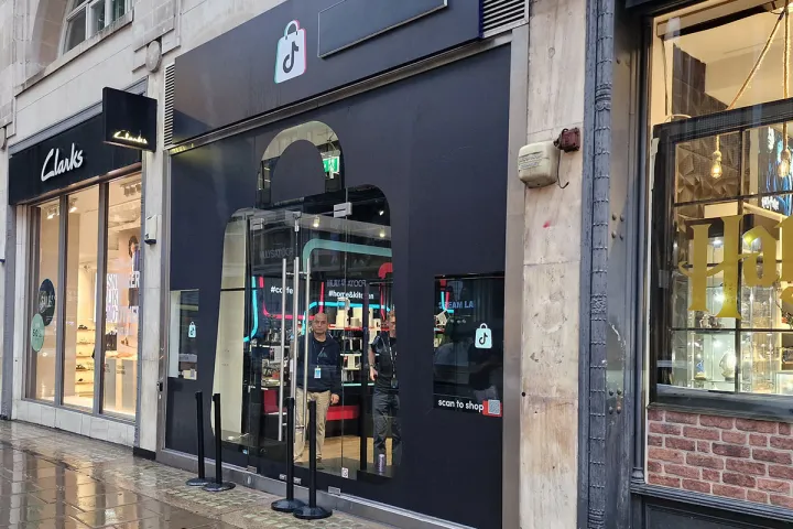 位于牛津街的 TikTok Shop