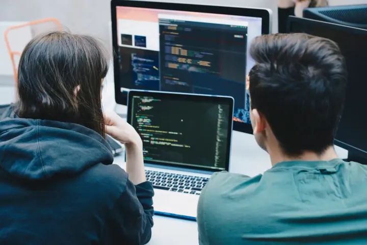 Salesforce 高管表示，“世界上的开发人员已经不多了”