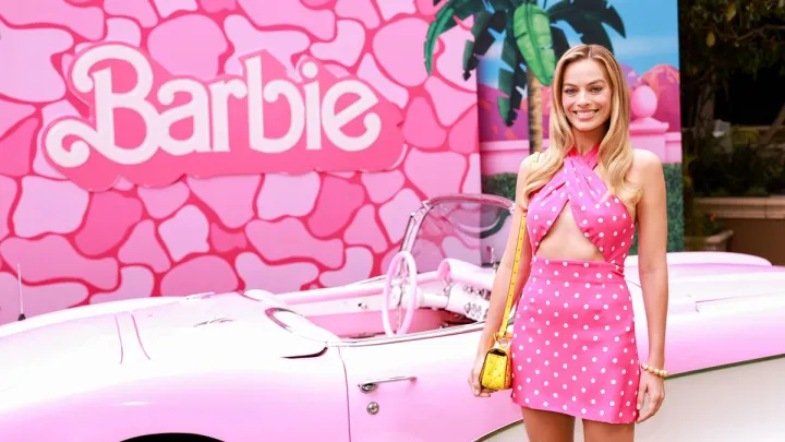 “芭比”AI 自拍生成器在 1300 万用户中疯传