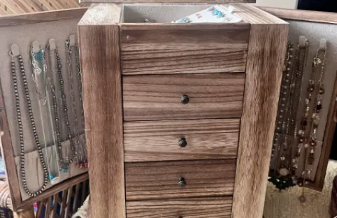 富婆专用，140美金一个。