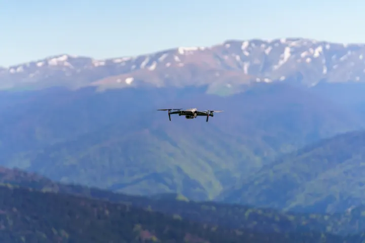 ​​无人机行业趋势：便携、经济与智能化升级