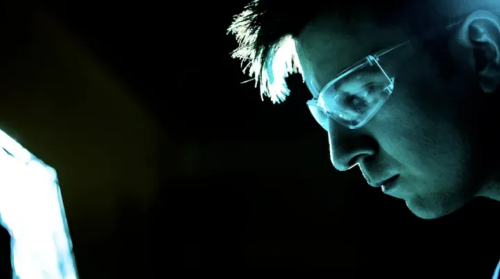 如何不被海关扣留：从一个失败者的经验中学习