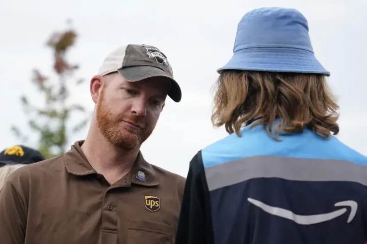 UPS 只有不到 10 天的时间来防止灾难性罢工，该罢工每天会导致 2500 万件包裹投递中断