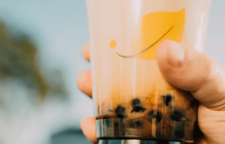 奈雪的茶败走平价市场