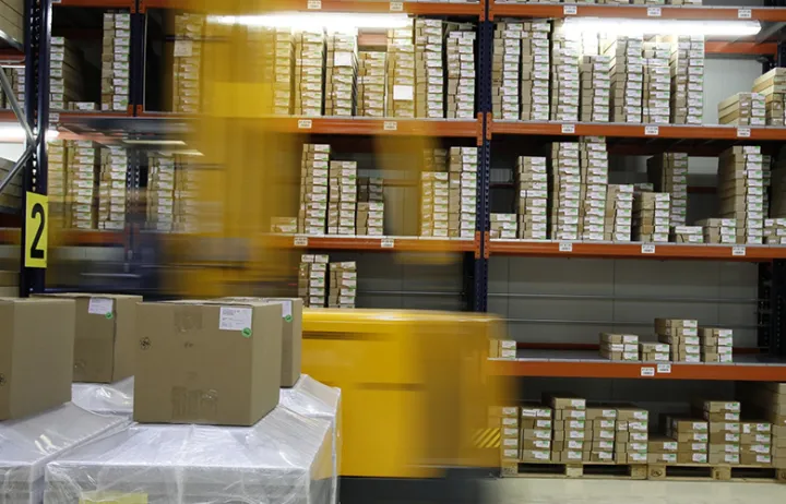 心脏跳停，亚马逊库容骤降，天价超量仓储费压力山大