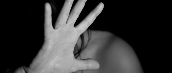 1267家店铺被冻结放款！Listing上有用这3个词汇的立即下架！