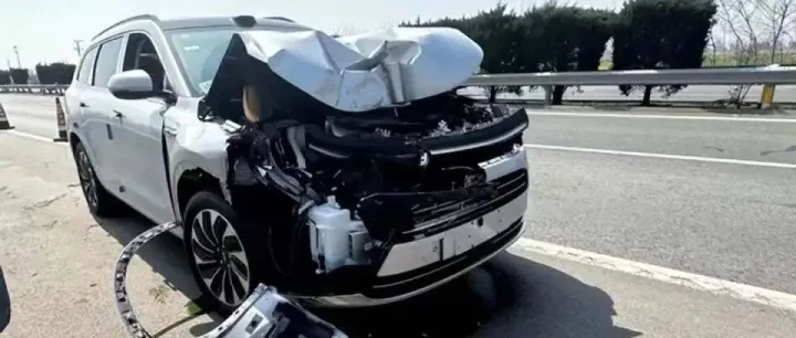 智驾乌托邦｜车圈