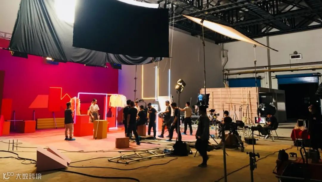 企鹅难挡短剧的富贵