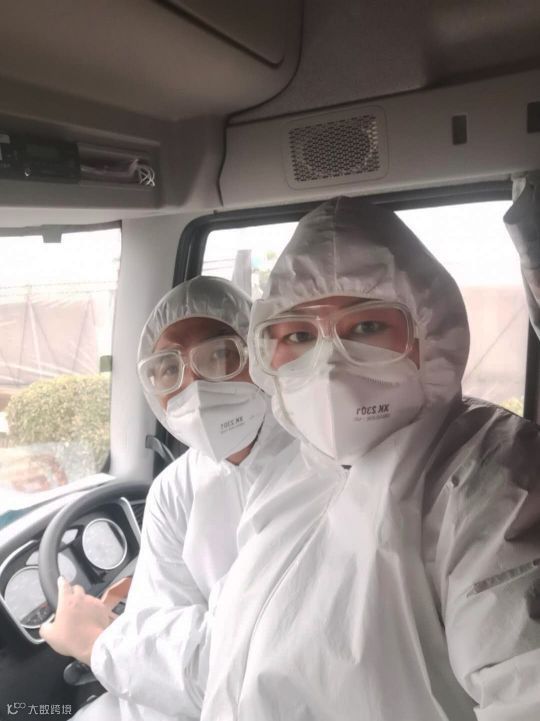 12天三入武汉的卡车夫妻档秋姐李哥：“最初只想给孩子做个榜样”