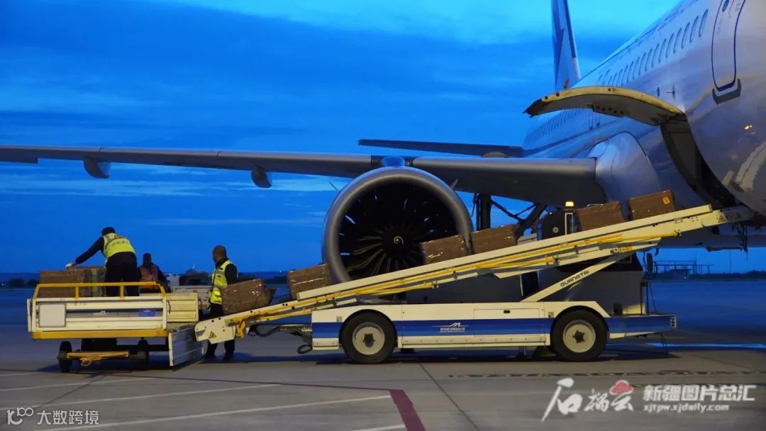 新疆“海鲜”这泼天的富贵，顺丰、中通、<a target=