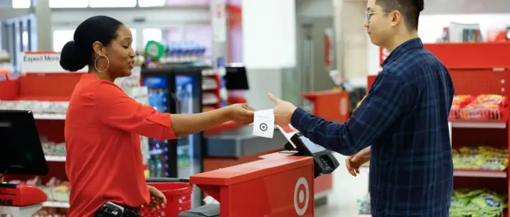 2000家门店引入AI聊天机器人，改变40万人的工作方式，美国零售巨头坐不住了