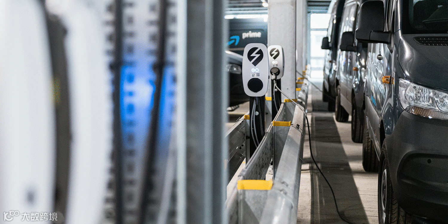 【后市场动态】各主机厂11月重卡销量出炉；上汽红岩再签200台杰狮H6牵引车