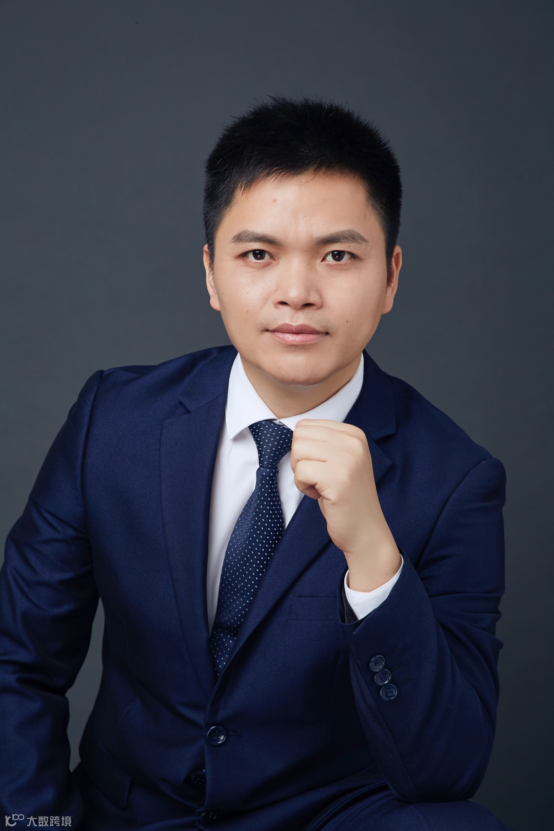 扬帆周报 No.53丨比尔·盖茨抵达北京 唱吧成立VR照相机品牌「开飞」