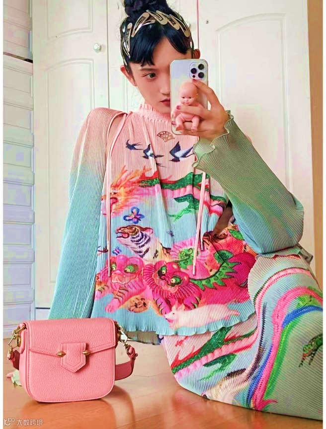 国潮女装出海:密扇的东方魂让米兰“高攀不起”