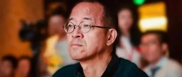 东方甄选画风突变，俞敏洪坐不住了