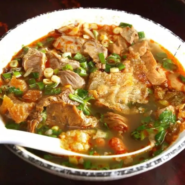 螺蛳粉的网红经济学：7元一碗年卖出近3000万份，远销德国成奢侈品