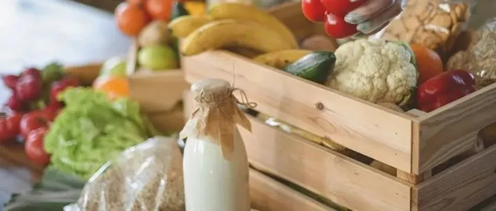 叮咚买菜，活在每日优鲜阴影里