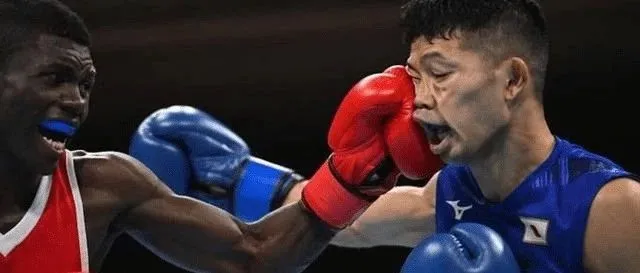 日本拳手被打到坐轮椅，仍晋级？好事呀！