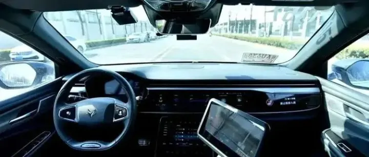 萝卜快跑订单涨疯，无人驾驶的时代真的来了