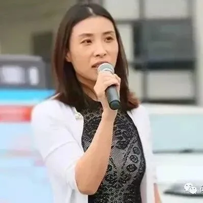 从打工妹到身价百亿，她一路通吃，更是用20年时间撑起5000亿的天空！