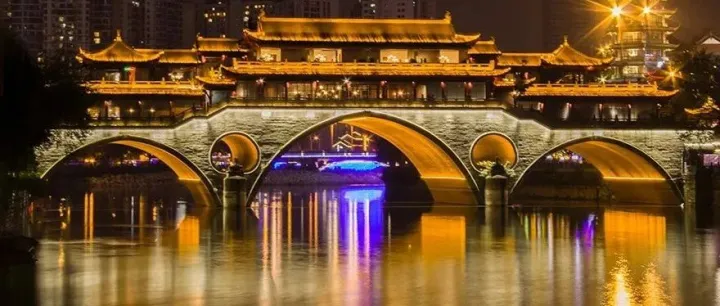 “退居”二线网红城市，我更迷茫了