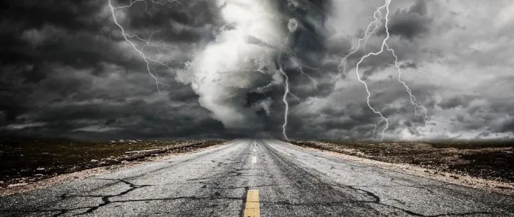 突发重磅！刚刚，又一巨头崩塌，裁员6000多人，关停1300家店！