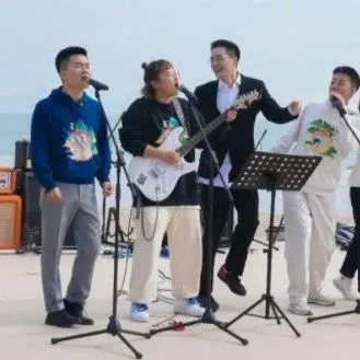 东方甄选开启首次APP直播