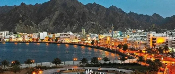 阿曼宣布“全面封锁”