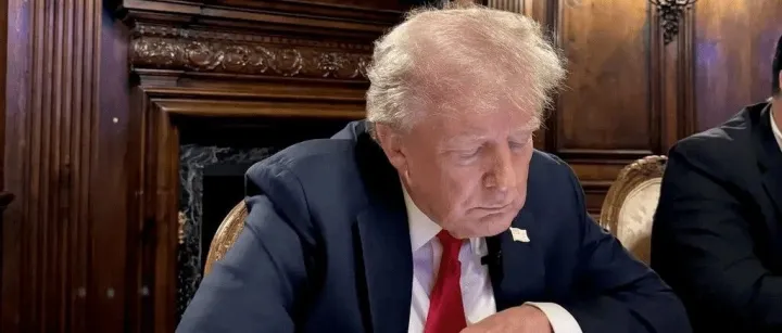 特朗普直播用中国充电宝，意外带火Anker