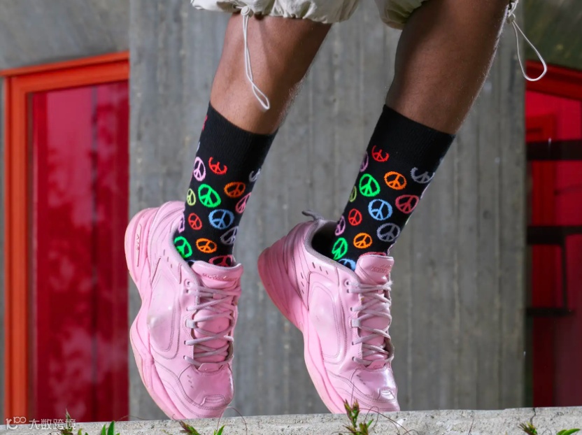 一双袜子的逆袭，三个月盈利，年销售破7亿！