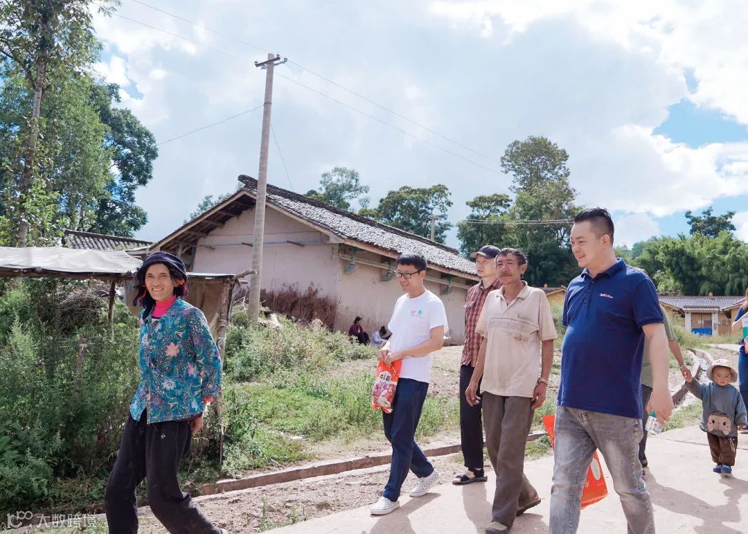 多普达公益资助凉山学子，点亮求学之路