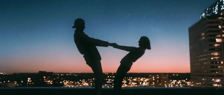 有缘千里来相会，无缘牵女来相亲，未来的你，你在哪里…………