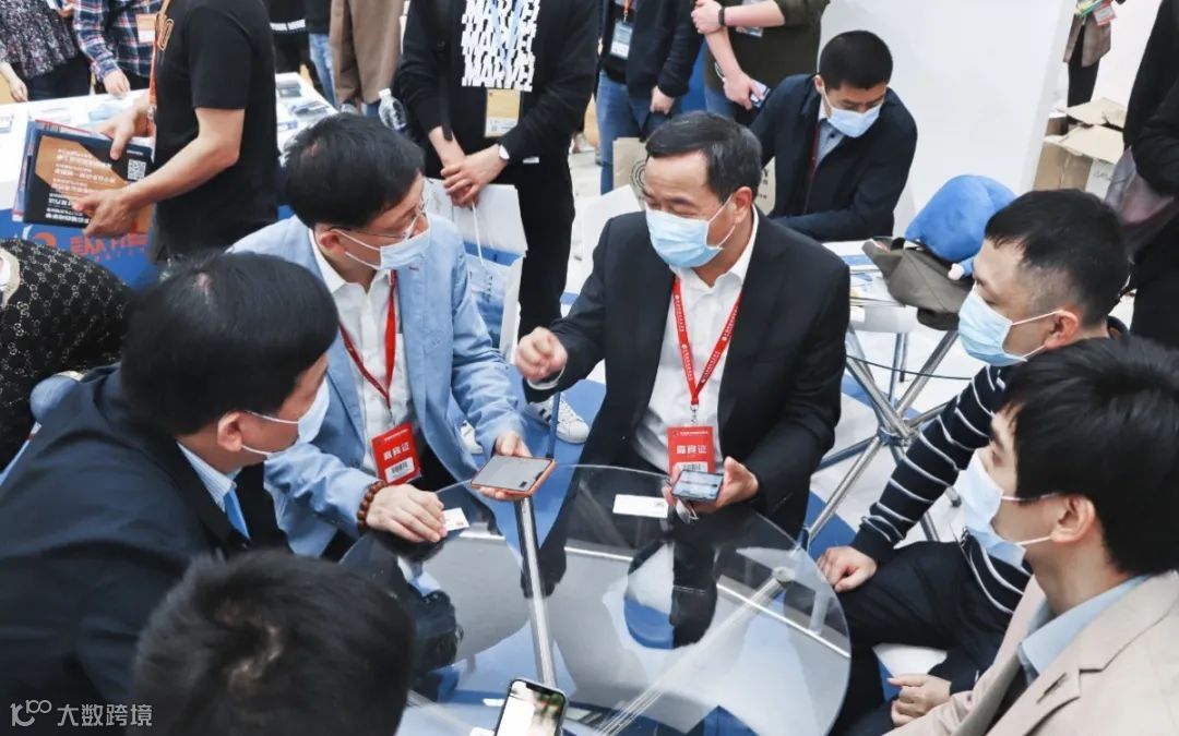 展会首日，看纵腾力量！首届中国跨交会今日开幕，万人齐聚见证跨境电商崛起