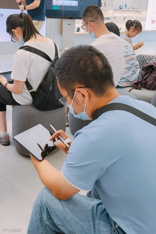 万兴科技牵手华为 | 快闪一夏，杭州收官！