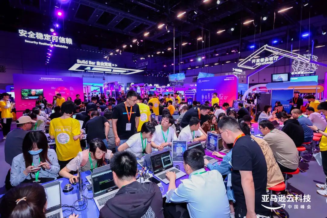 LinkFox AI 闪耀亮相2024亚马逊云科技中国峰会,共建 AI 创新之路!
