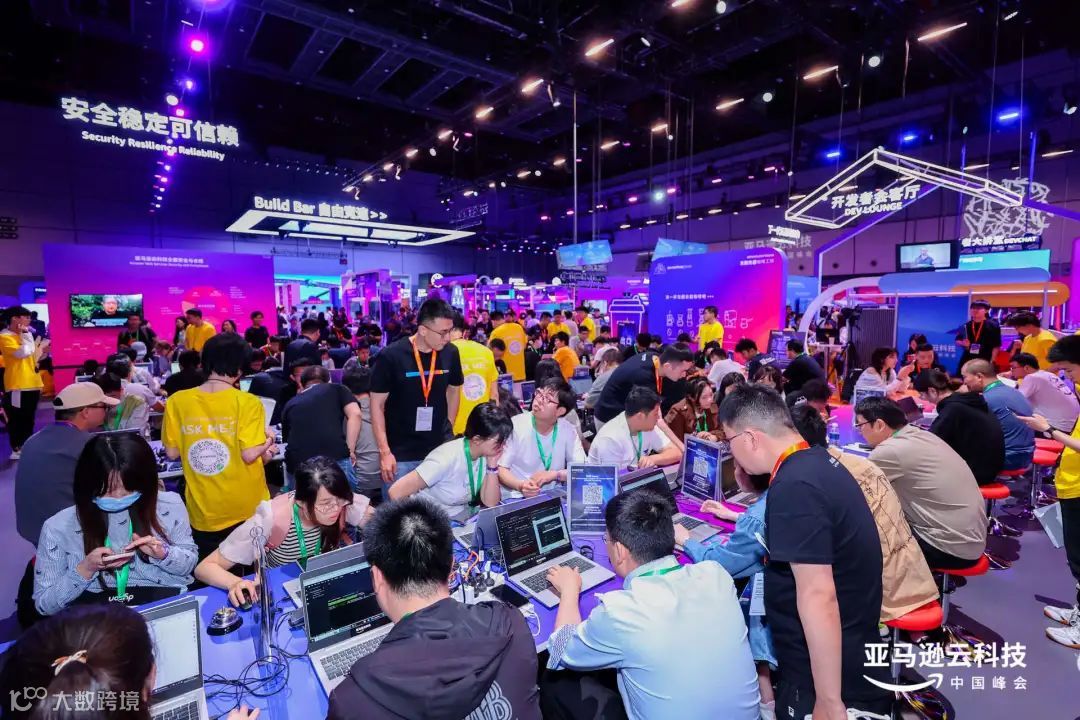 LinkFox AI 闪耀亮相2024亚马逊云科技中国峰会,共建 AI 创新之路!