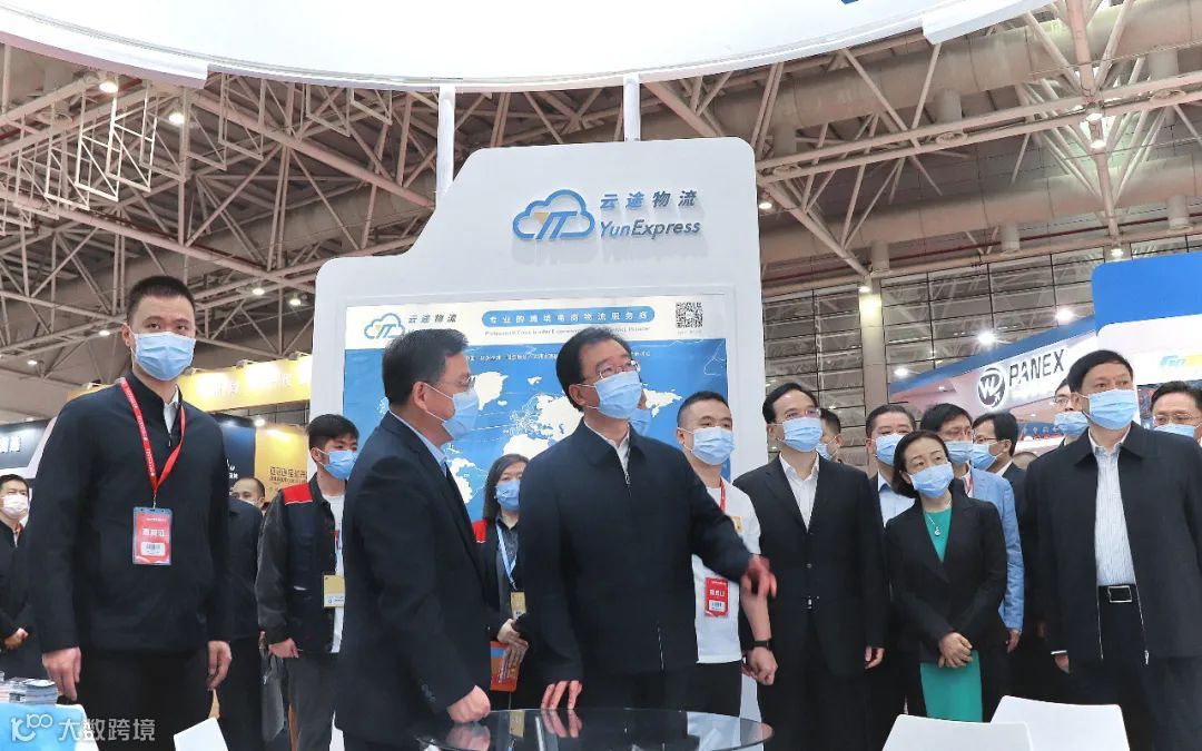 展会首日，看纵腾力量！首届中国跨交会今日开幕，万人齐聚见证跨境电商崛起