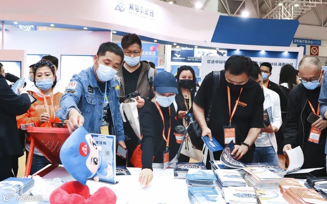 展会首日，看纵腾力量！首届中国跨交会今日开幕，万人齐聚见证跨境电商崛起